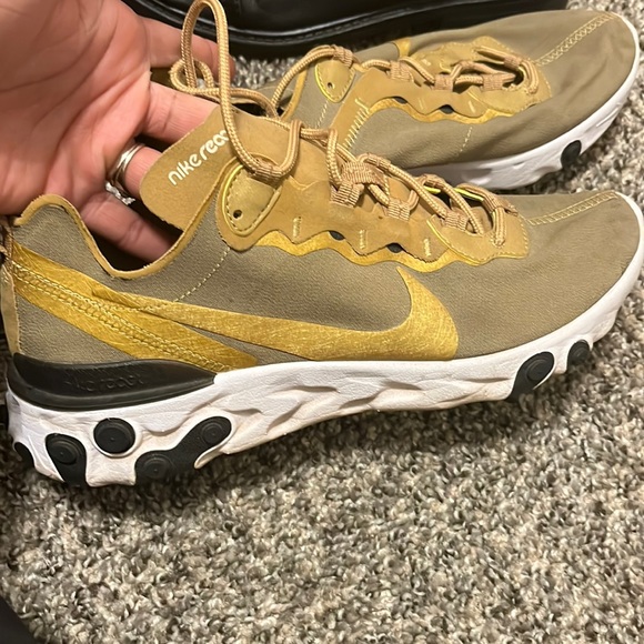 Nike Sneakers - Picture 1 of 3